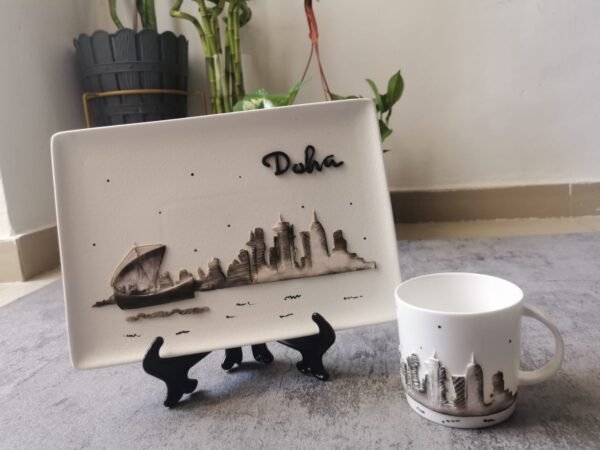 Discover Qatar Plate